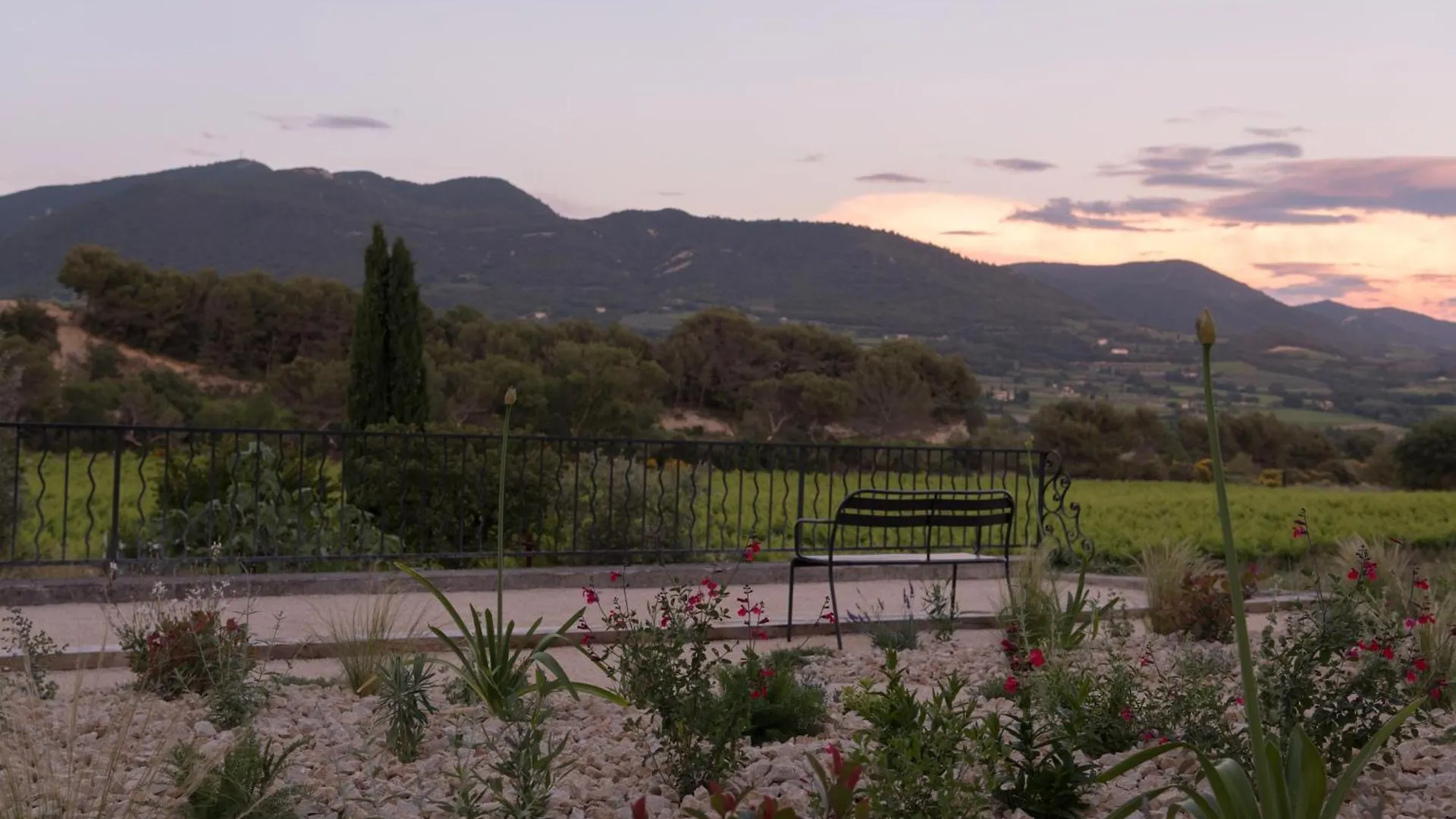 Bed and Breakfast De Vert Et D'O Vinsobres 0*,  Francja